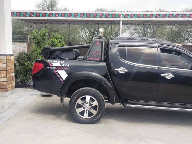 Mitsubishi L200 2009 5