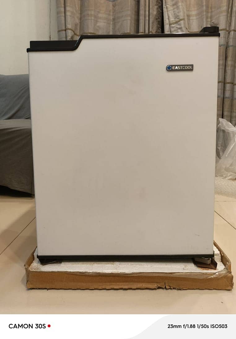 The Eastcool Room Refrigerator (4 cuft) 1