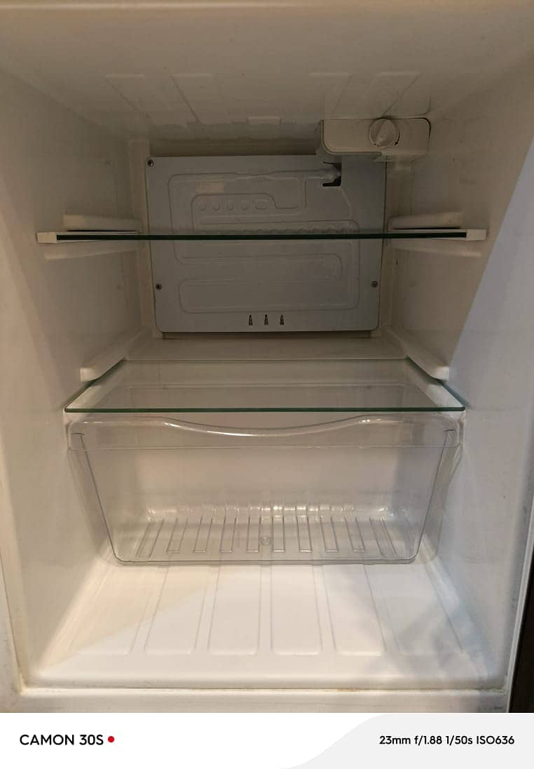 The Eastcool Room Refrigerator (4 cuft) 3