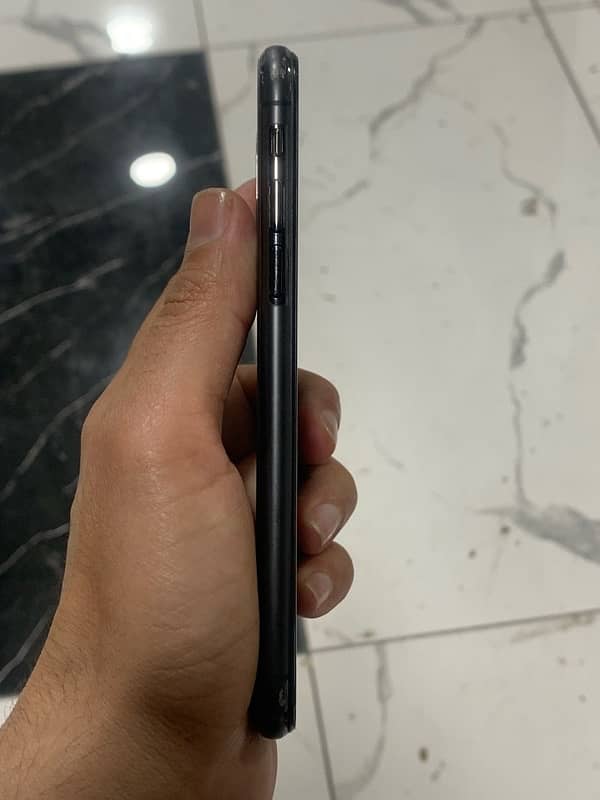 iPhone x 64gb pta approved 1