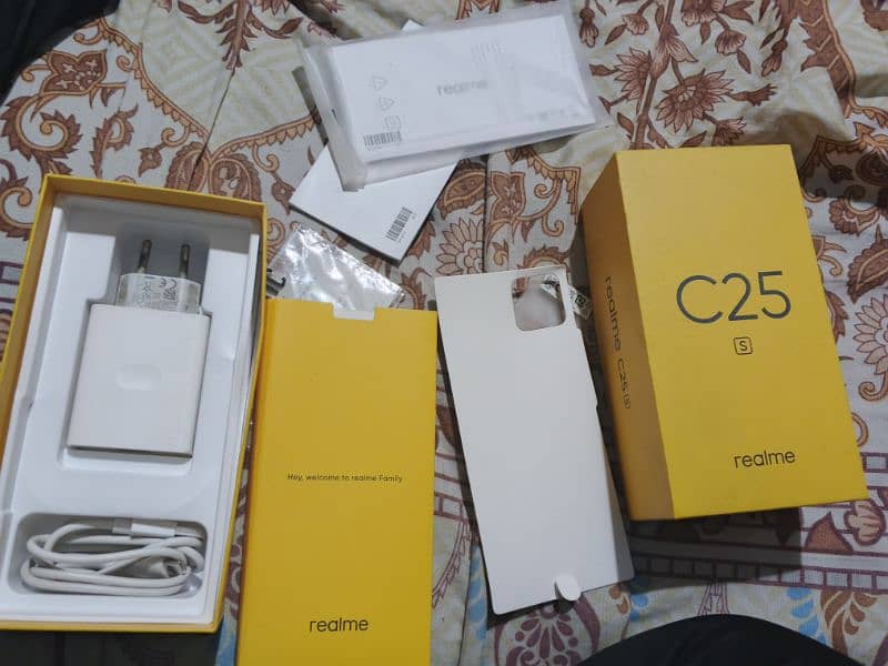 realme c25S 4 128 0