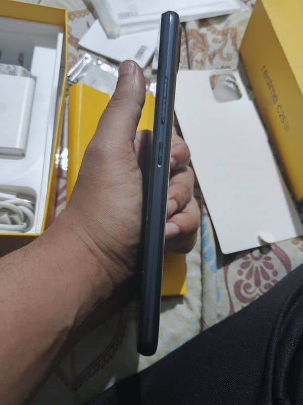 realme c25S 4 128 7