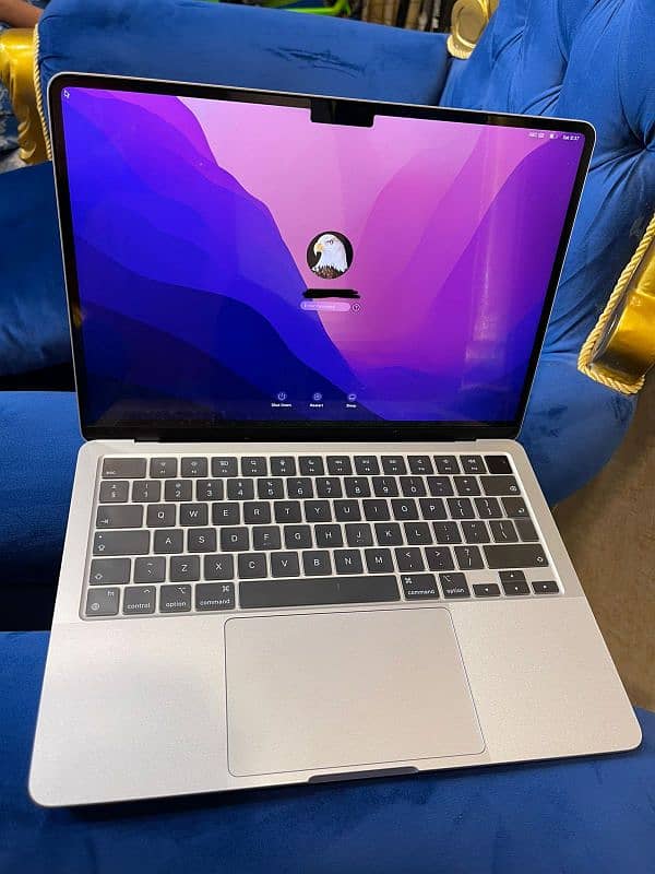 Apple Macbook Air 13.6 inch 3