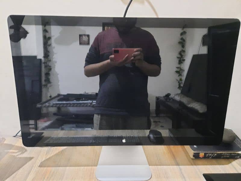 Apple 27 inch Cinema 2k monitor 3