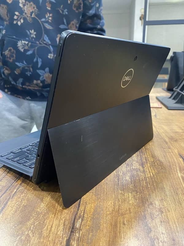 Dell Latitude 5290 2in1 Core i5 8 Gen 8GB, 256GB SSD, IPS Touch Screen 4