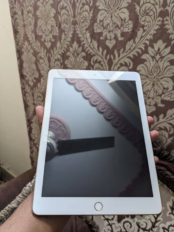 Apple iPad 5th Generation 2