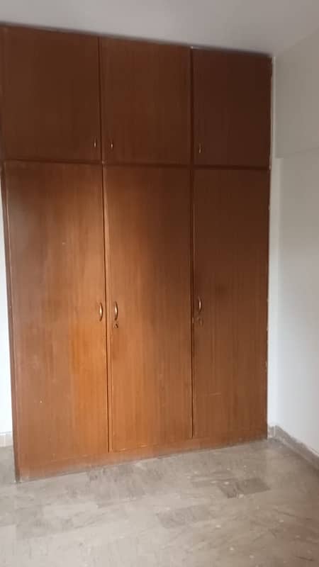 3 BED DD 1st Floor For Rent Available 3