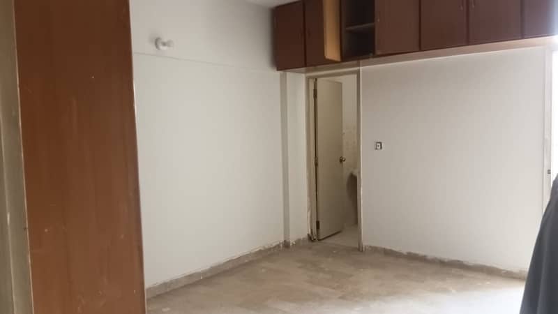 3 BED DD 1st Floor For Rent Available 7