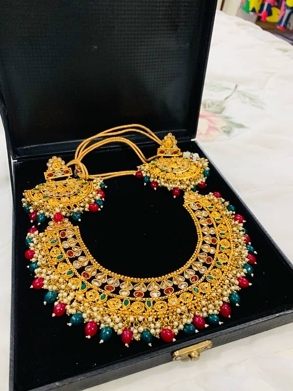 Clive Artificial Gold Jewellery Set For Sale Brand new 1