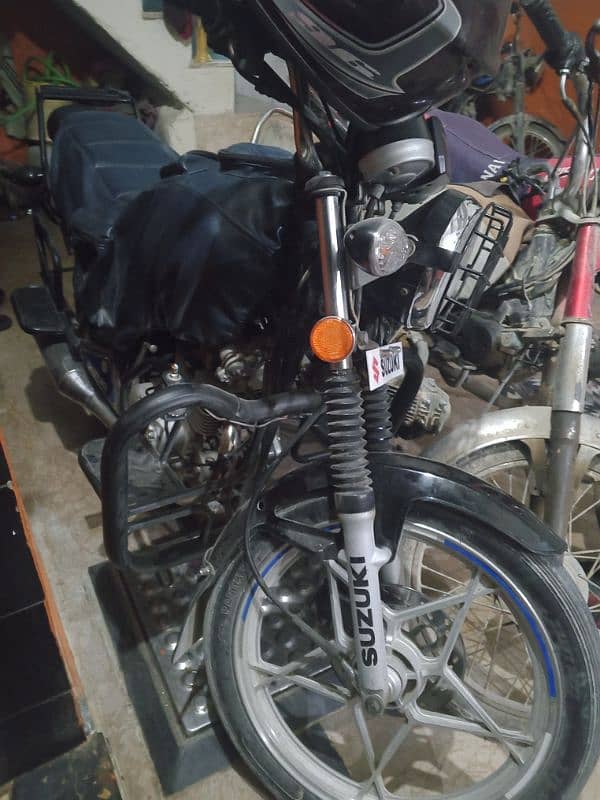 Suzuki gs 150 4