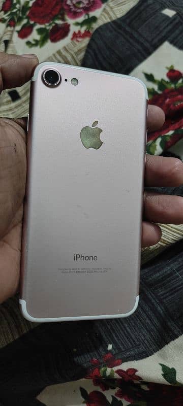 iphone 7. . . 128 gb 1