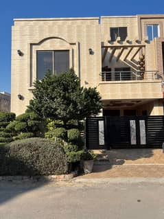 6-Marla Corner House Double Storey Near McDonald's, BB-BLOCK, Bahria Town Lahore.