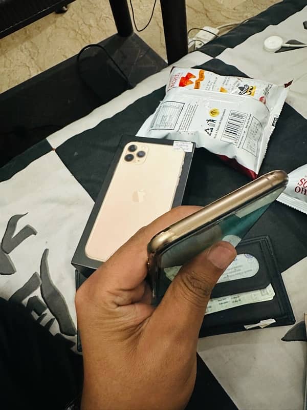 i phone 11 pro max 256gb HK pta approved 1