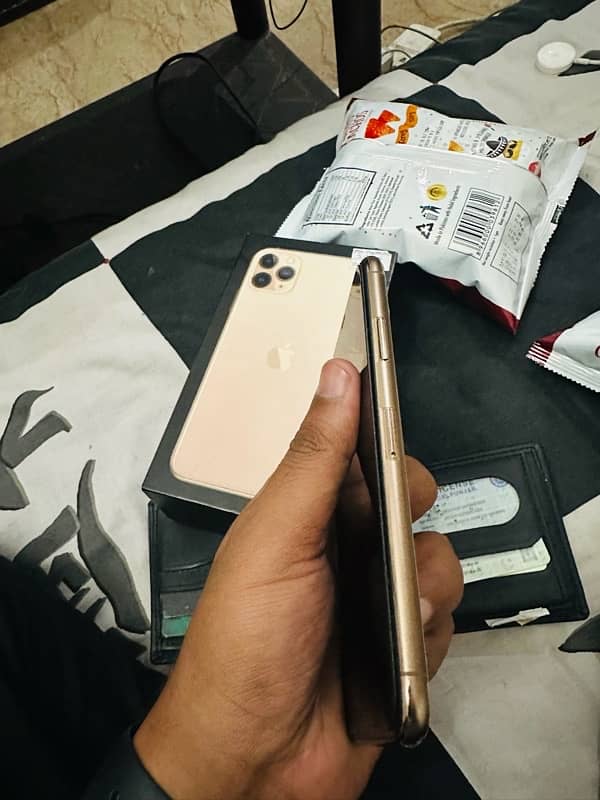 i phone 11 pro max 256gb HK pta approved 2