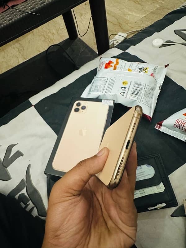 i phone 11 pro max 256gb HK pta approved 3