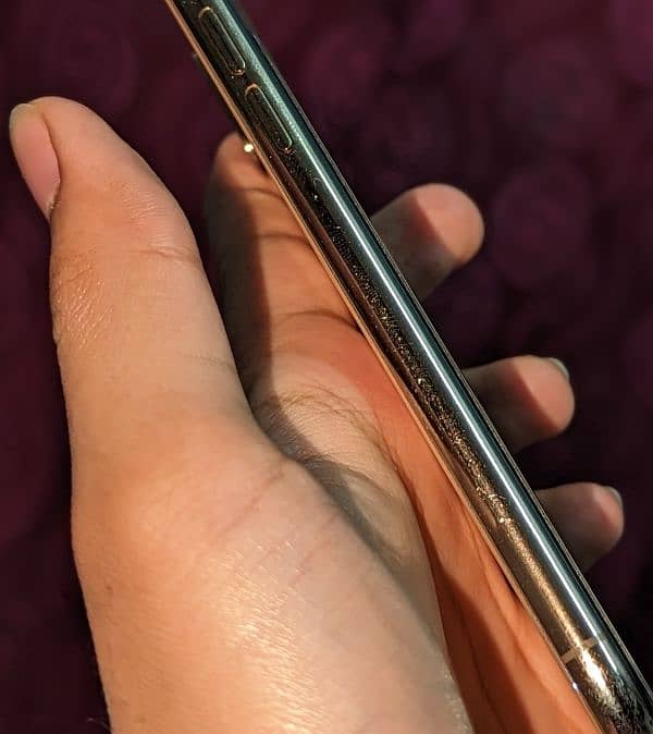 Iphone Xs PTA 3