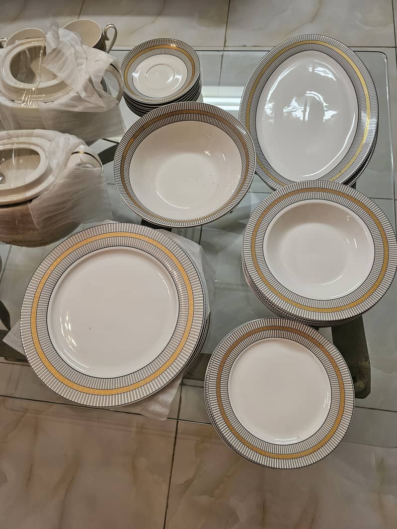 Brand new Dinner sets 19