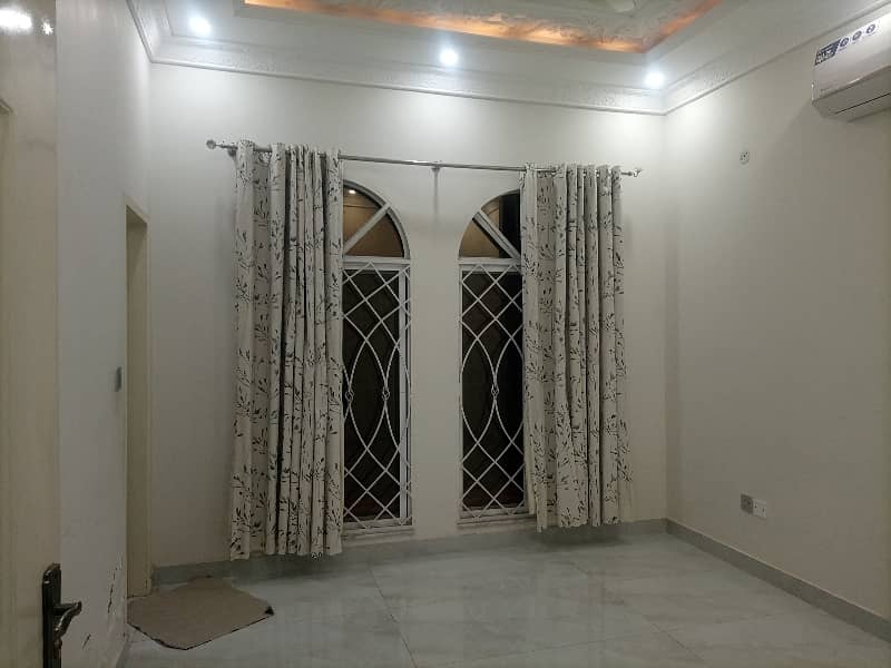 10 Marla Lock Option For Rent Available In Bahria Town 1