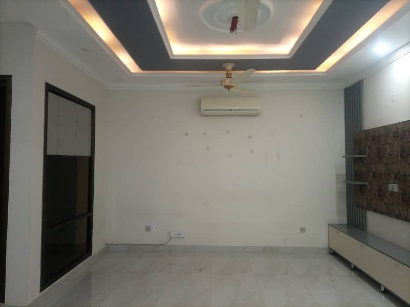 10 Marla Lock Option For Rent Available In Bahria Town 3