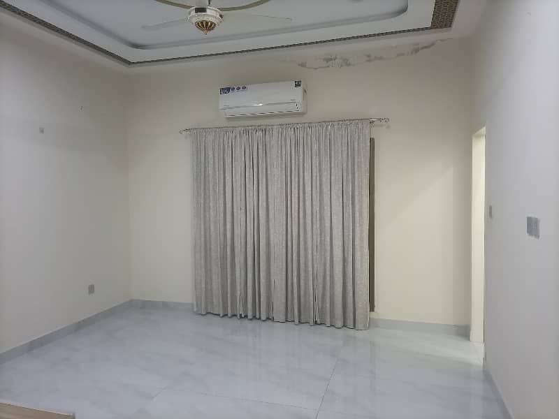 10 Marla Lock Option For Rent Available In Bahria Town 7