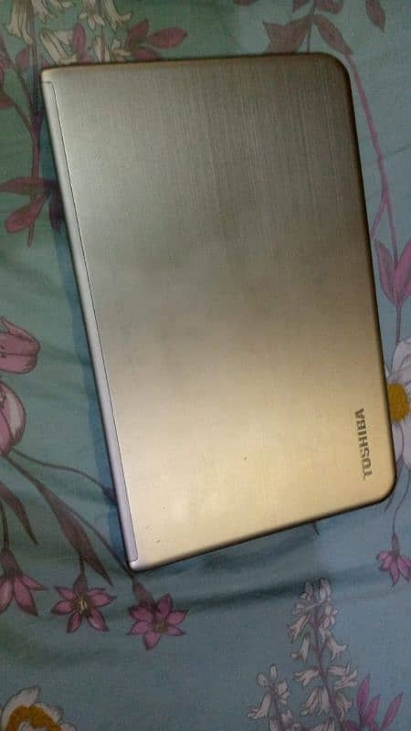 laptop 4gb ram 2gb graphic cad i5 4th generation hard disk not install 3