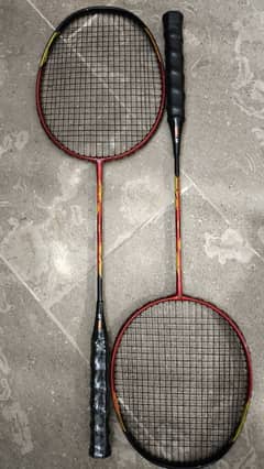 YONEX