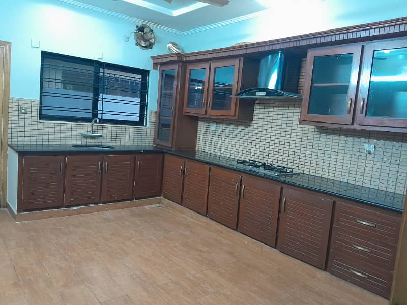 F-8 Beautiful House Size 1/Kanal Marble Flooring House Reasonable Rent 7