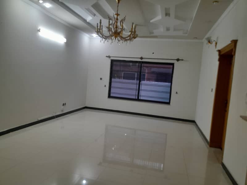 F-8 Beautiful House Size 1/Kanal Marble Flooring House Reasonable Rent 9