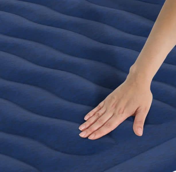 Single Comfort Plus Air Bed – Navy/White 4