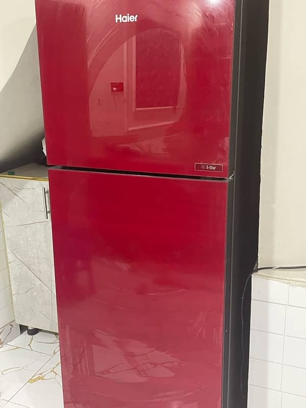 Haier hrf 276 medium refrigerator 0