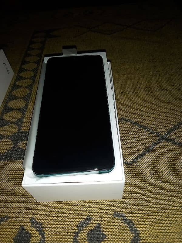 vivo y200 purchase 3 days ago just box open 6