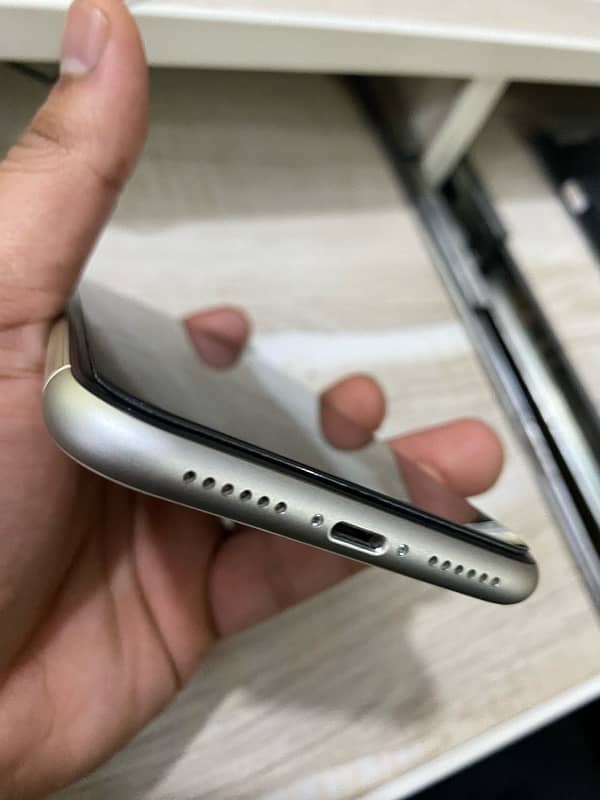 Iphone 11 128GB 10/10 Non PTA 5