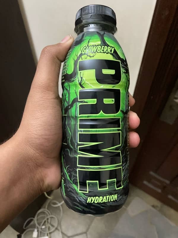 Prime hydration Glowberry , Strawberry banana 0