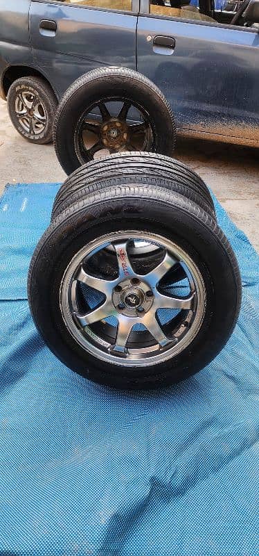 Brand new tyres and alloyrims,195/65-R15 tubless 0