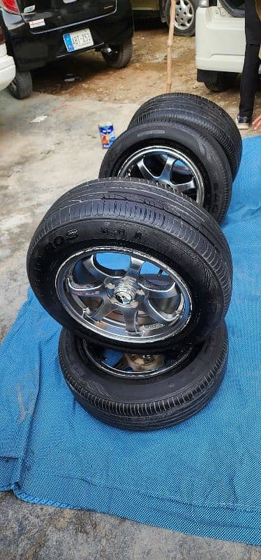 Brand new tyres and alloyrims,195/65-R15 tubless 2