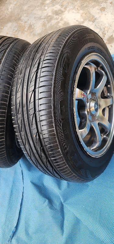 Brand new tyres and alloyrims,195/65-R15 tubless 3