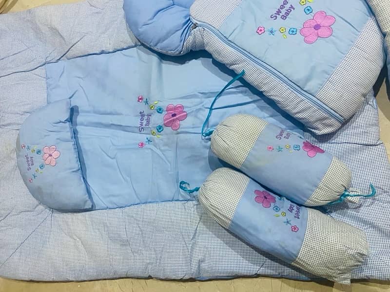 7 piece newborn baby bedding new condition 3