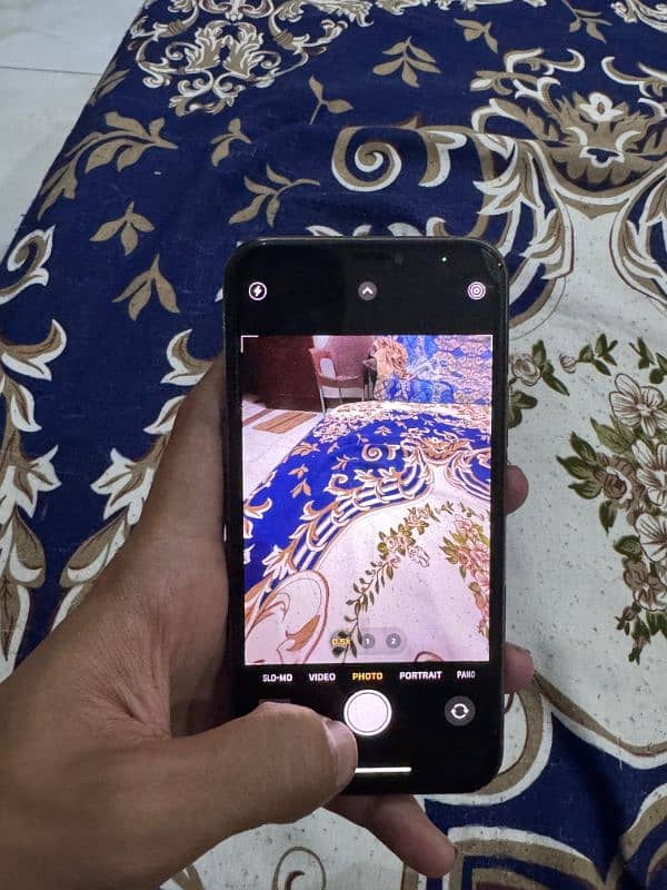 I am selling I phone 11 pro 5