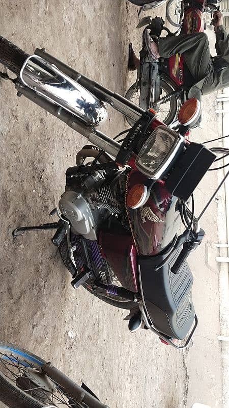 Honda CG 125 2017 Model Red Colour 2