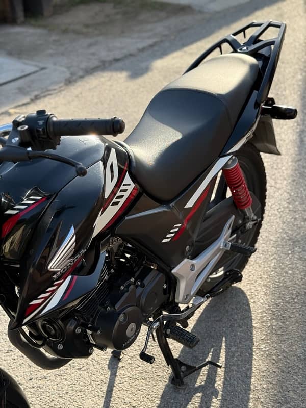 Honda cb150f 7