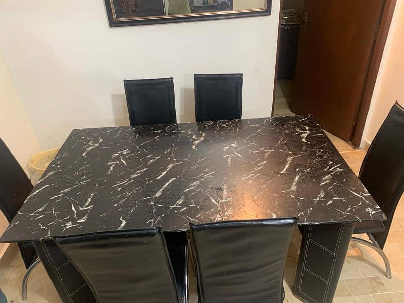 DINING TABLE FOR SALE 3