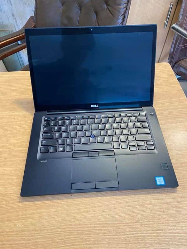 Touch Screen 5HRS Backup Dell Core i5 7th Gen Full HD 1080p BackLight 0