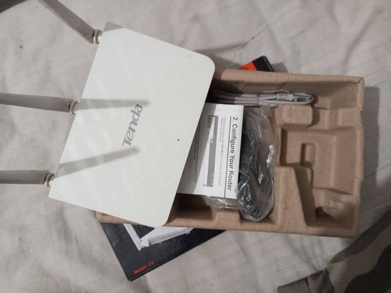 Tenda F3 Wireless Router 1