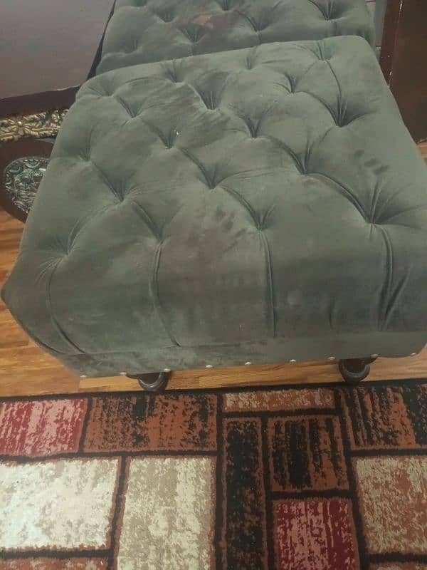 L shaped sofa and puffy set 9