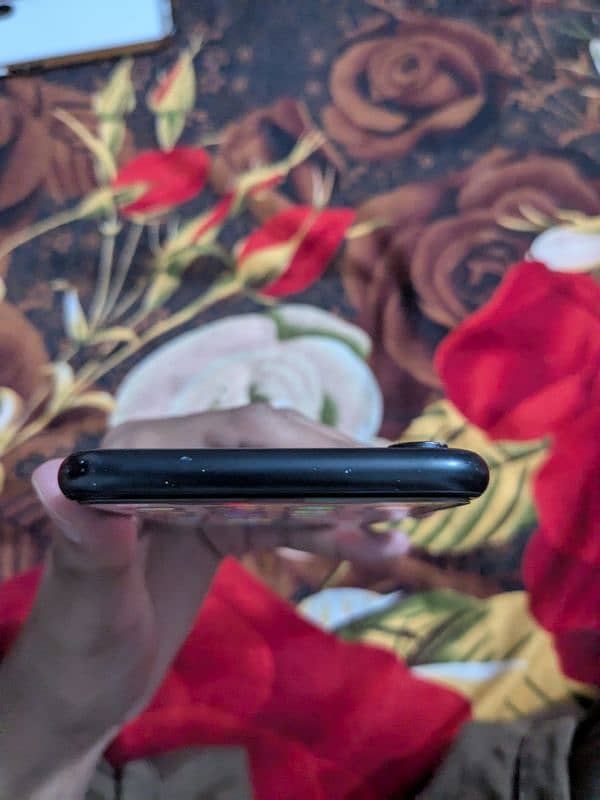 IPHONE Xr Black Waterpack 64gb 3