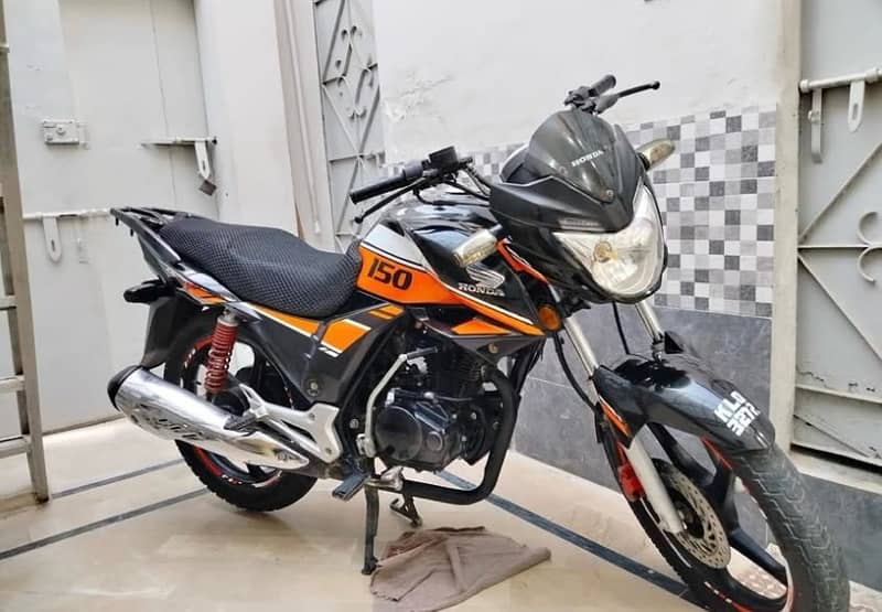 honda cb 150f 2018 urgent sell 03012854476 2