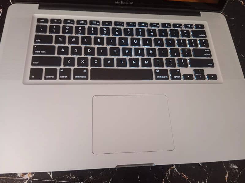 apple MacBook pro core i7 1