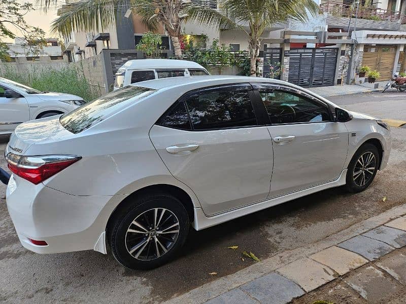 Toyota Corolla Altis 2018 4