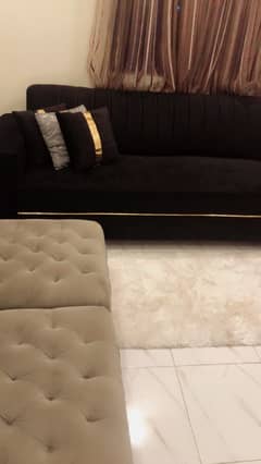 I am salling my brand new sofa 10 days used