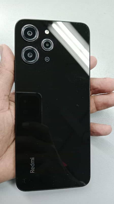 Phone or box 8/128GB  Rs 28000 Rabta  number 03099045067 1